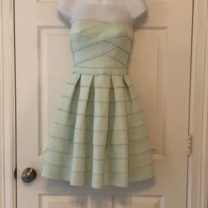 JUN & IVY BANDAGED STRAPLESS DRESS size small